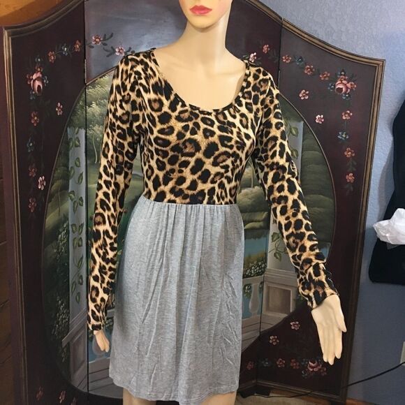 C Dresses & Skirts - C Cheetah & Gray Tunic NWT